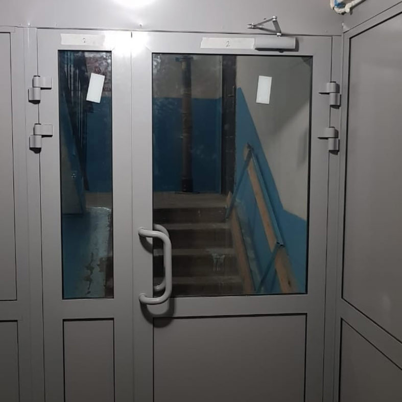 Алюминиевая дверь в подъезд GFTD851 Алюминиевая дверь в подъезд GFTD851